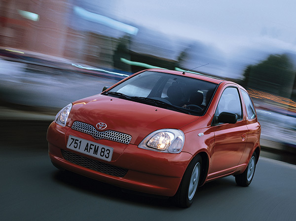 Toyota-Yaris_03.jpg