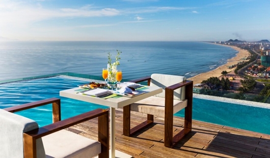 Du lịch biển Việt Nam được coi là đối thủ đáng gờm của Thái Lan. Ảnh: vietnamhoneymoon.