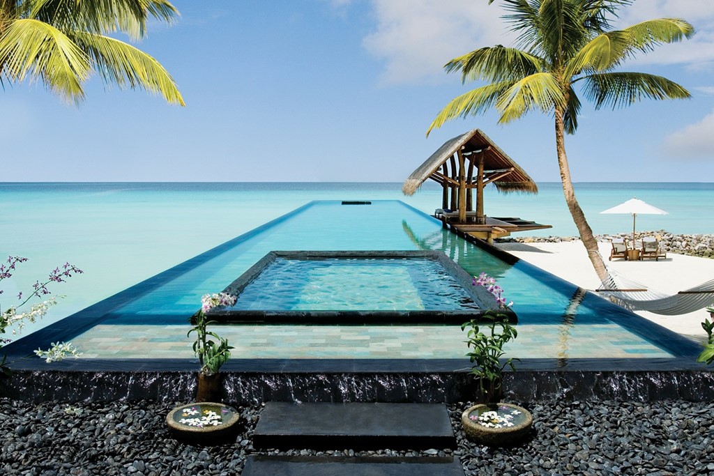 One&Only Reethi Rah, Maldives: Bể bơi có thiết kế độc đáo