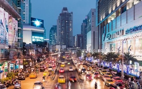 Bangkok, Thái Lan: Là sự pha trộn hoàn hảo giữa cổ điển và hiện đại, giữa sôi động và tĩnh lặng, giữa những khu mua sắm cao cấp và các đền miếu cổ, Bangkok có đủ trải nghiệm để làm hài lòng bất cứ du khách khó tính nào. Thủ đô của Thái Lan đạt 88,96 điểm, xếp vị trí số 5. 