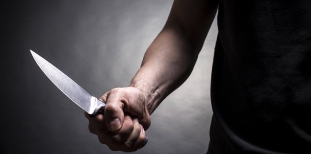 Ngáo đá, khách đâm chết hai con chủ nhà