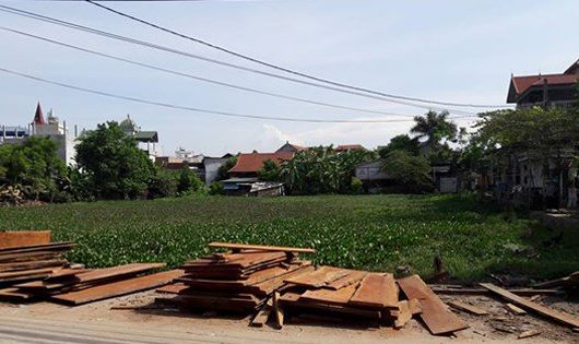 Chồng điên cuồng chém vợ trọng thương