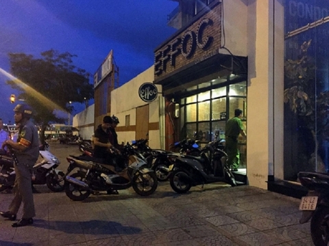 30 côn đồ truy sát, chém 4 thanh niên gục tại chỗ