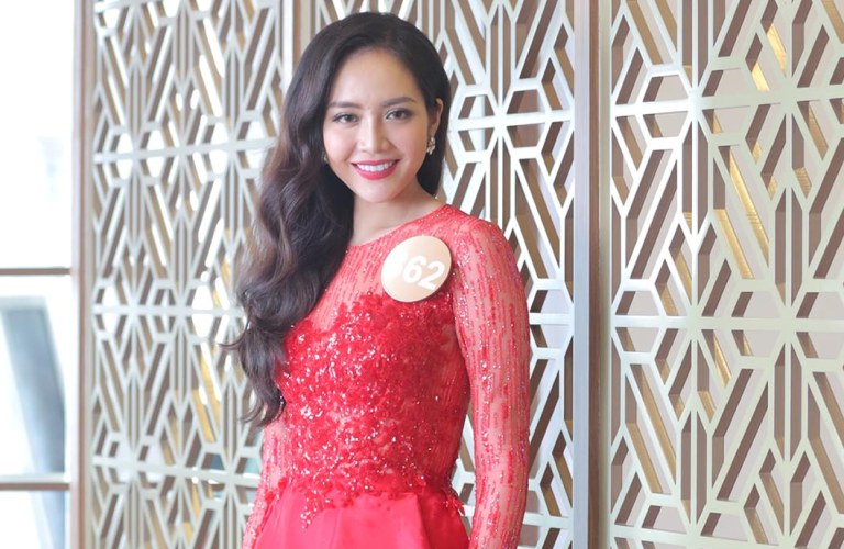 Siêu mẫu Ngọc Quý nổi bật giữa rừng nhan sắc Hoa hậu Bản sắc Việt