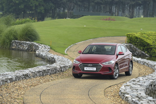 Hyundai Elantra 2016_04_resize.JPG