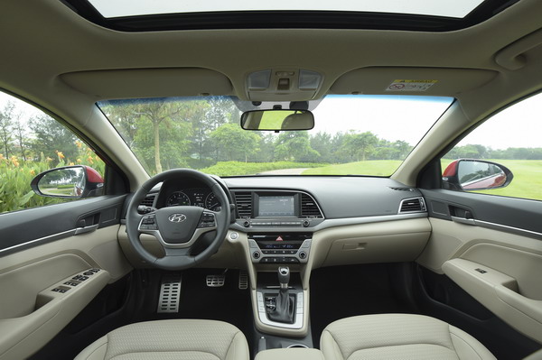Hyundai Elantra 2016_17_resize.JPG