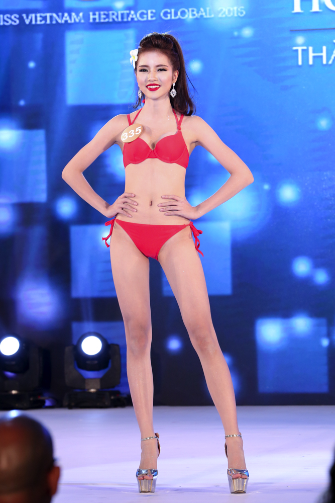 SBD 335 – Ngô Trần Thị Uyên Thi: SN 1997, đến từ Thừa Thiên Huế, cao 1m70, cân nặng 51kg, số đo 3 vòng: 86-58-85
