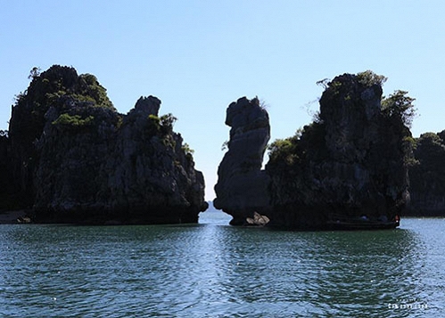 Hòn Thiên Nga trước khi bị mất đầu 