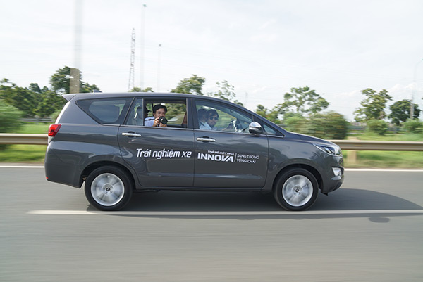 Đánh giá nhanh Toyota Innova 2016 tại Việt Nam
