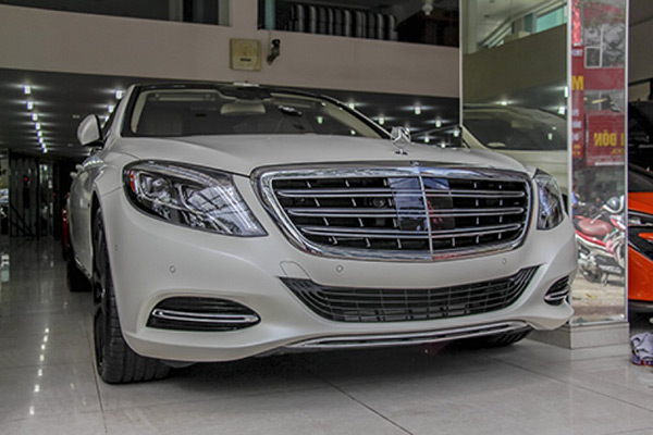 Mercedes S600 Maybach nhập 'lướt' về Việt Nam