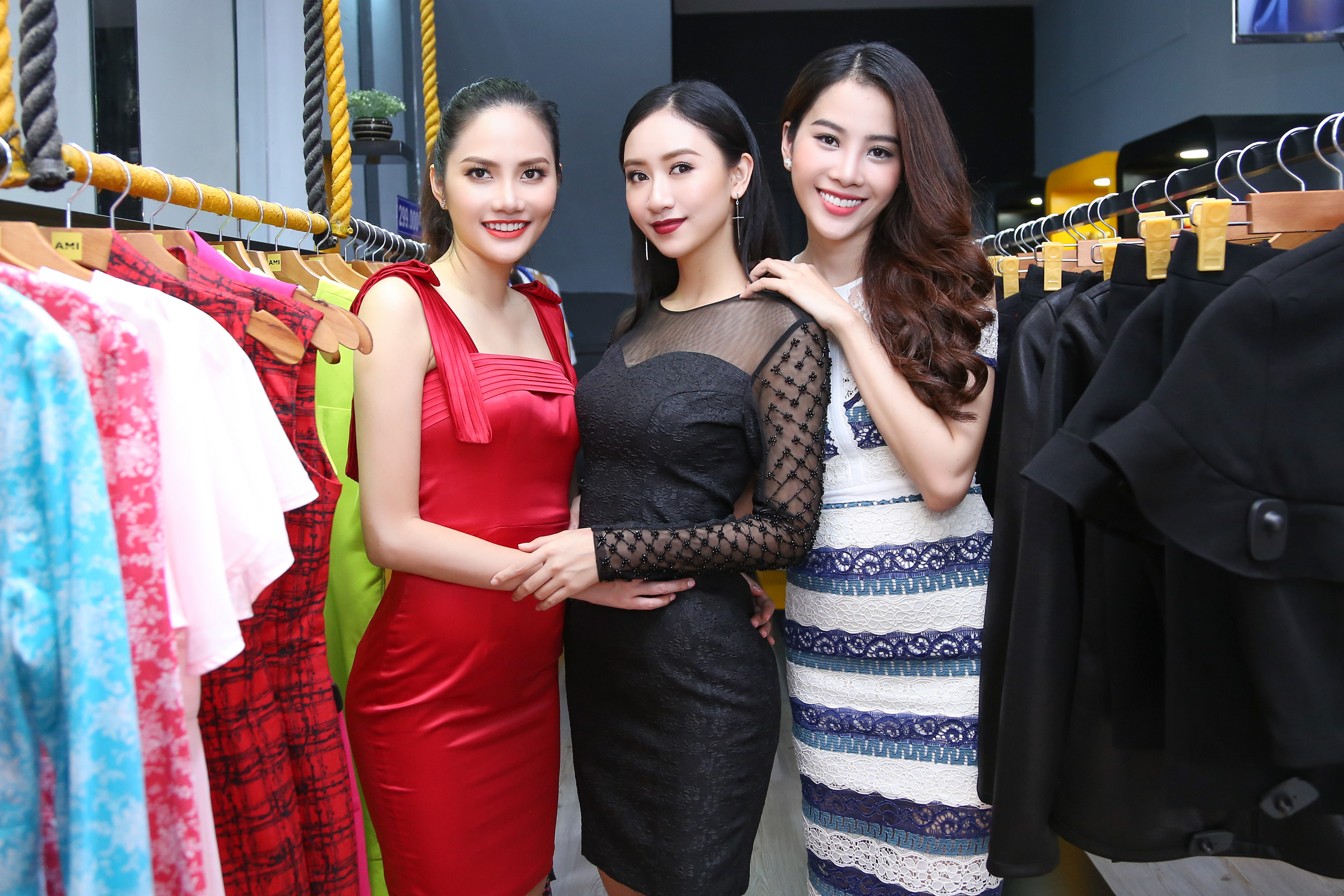 Nam Em, Hà Thu, Diệu Linh cùng nhau đọ nhan sắc