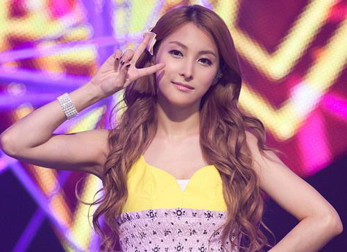&quot;Thần tượng Kpop&quot; Kara sẽ làm khuấy động hàng nghìn fan Đà Nẵng
