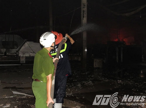 Đến 24h cùng ngày, ngọn lửa đã được khống chế