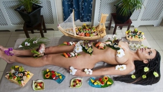Sushi khỏa thân được coi là đỉnh cao nghệ thuật