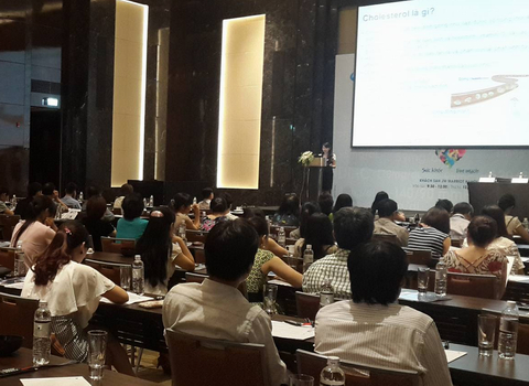 Các dược sĩ khi tham dự đã được trao chứng chỉ thực hành được cấp bởi Hội Dược bệnh viện Hà Nội, đây là 1 điểm đặc biệt trong hội thảo lần này.