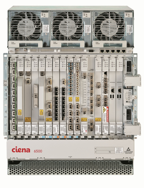 Hệ thống 6500 Packet-Optical Platform tích hợp với công nghệ 3 lớp truyền dẫn và gói chuyển mạch OTN.