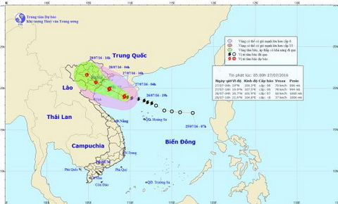 Bão giật cấp 11 áp sát Thái Bình - Ninh Bình