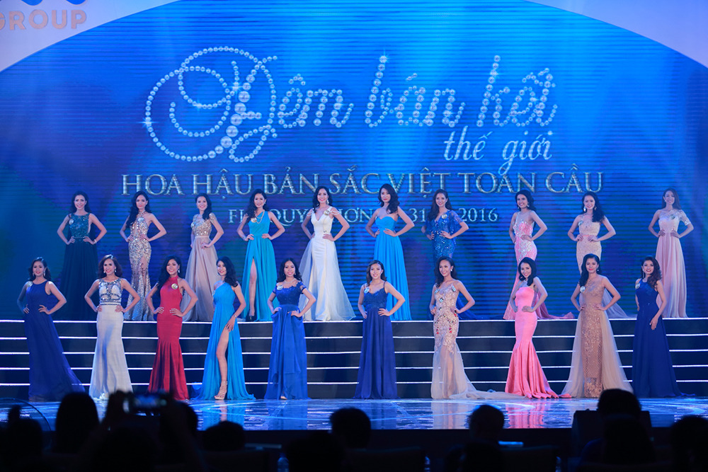 Phần thi trang phục dạ hội