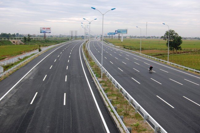 Chính phủ đồng ý giảm phí đường bộ 10 - 20%