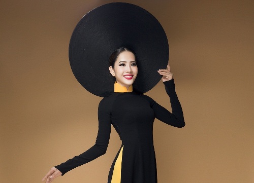 Nam Em giới thiệu hình ảnh biển đảo trong tà áo dài Việt