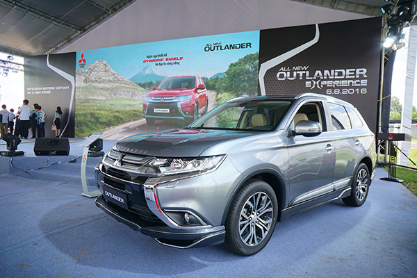 Chi tiết Mitsubishi Outlander 2016 tại Việt Nam