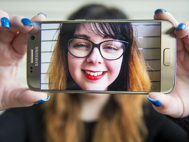 Apple và Samsung chạy đua doanh số bán hàng