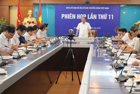 : Trước khi diễn ra họp báo, trong chiều qua, Ban Chỉ đạo Đề án số hóa Truyền hình VN đã họp phiên thứ 11, chuẩn bị cho việc ngừng phát sóng truyền hình tương tự mặt đất tại 4 thành phố trực thuộc TW vào ngày 15/8/2016.