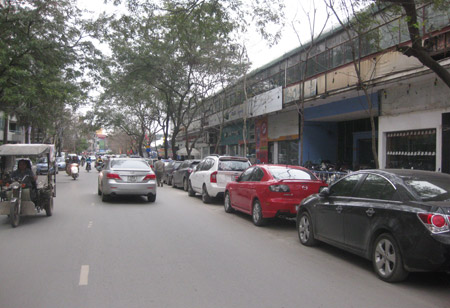 Hà Nội thí điểm cấp phép đỗ ô tô theo ngày chẵn lẻ