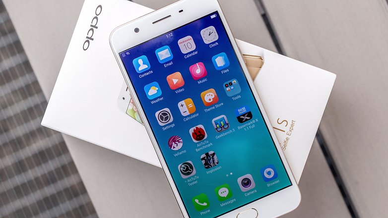 6 triệu đồng nên mua Sony Xperia XA hay Oppo F1s ?