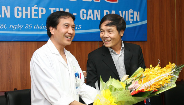'Đôi tay vàng' y khoa và tâm nguyện 'sống như những đóa hoa'