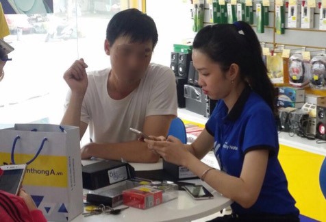 Đem bọc tiền lẻ đi mua Galaxy Note 7 tại Việt Nam