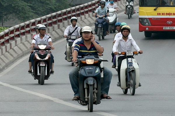 6 sai lầm nguy hiểm hay mắc phải ở giới trẻ khi lái xe