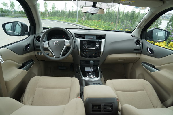 NP300 Navara_23_resize.JPG