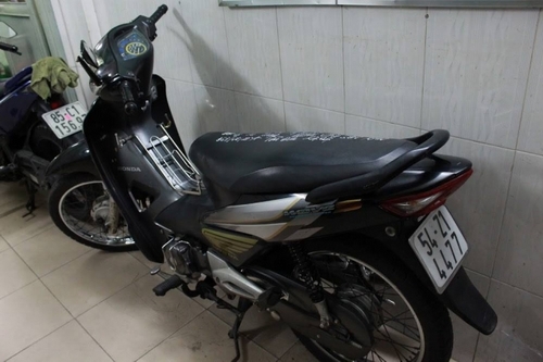Chiếc xe làm phương tiện để 