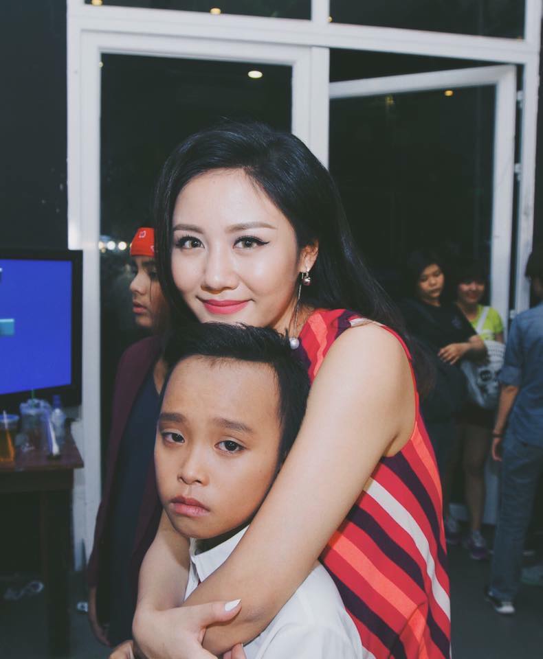 Hồ Văn Cường và ca sĩ Văn Mai Hương