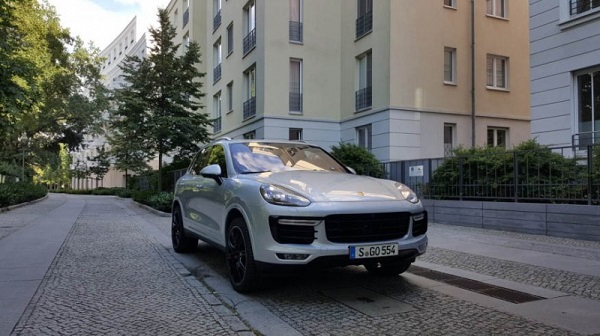Porsche Cayenne Turbo S 2016 có gì hay?