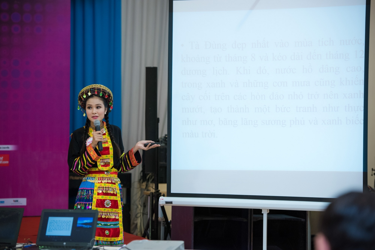 Trần Thị Thuỷ (SBD 234) thuyết trình về hồ Tà Đùng -