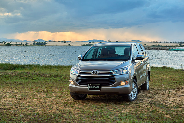 Toyota Innova 2016