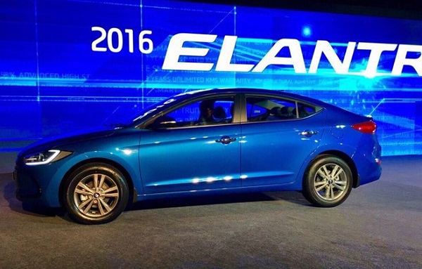 Mẫu sedan có 2 lựa chọn động cơ xăng và diesel.