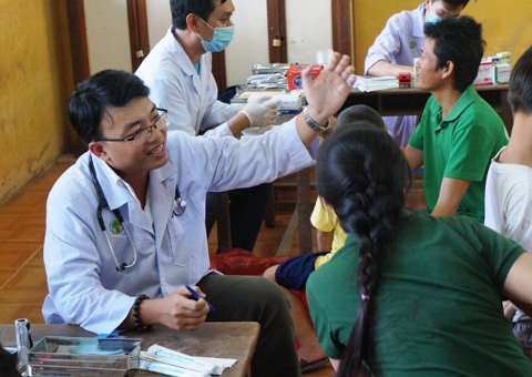 Theo chân những người &quot;vác tù và hàng tổng&quot;