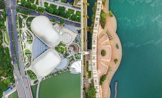 Một góc nhìn khác của Nhà hát trên vịnh Esplanade và con đường Sentosa Broadwalk