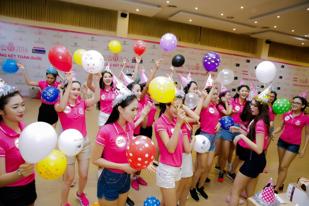 Hậu trường chưa từng tiết lộ của Hoa hậu Việt Nam 2016