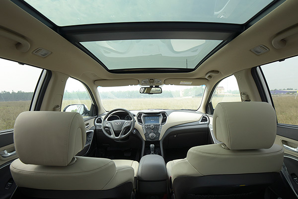 Hyundai-SantaFe-2016-1.jpg