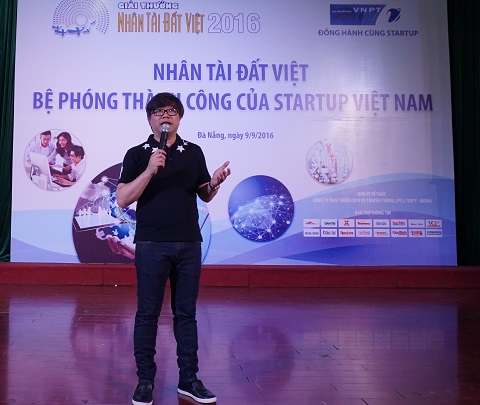 Ông Đỗ Hoài Nam - Sáng lập Không gian làm việc chung Up Co-working Space, Sáng lập và giám đốc điều hành công ty công nghệ Inair, cựu CEO Công ty Emotiv Systems chia sẻ về khởi nghiệp. Theo ông Nam, Giải thưởng như Nhân tài Đất Việt 2016 chính là cơ hội để các bạn sinh viên, doanh nghiệp khởi nghiệp thử nghiệm, xem xét và cọ sát xem những ý tưởng khởi nghiệp của mình có thành công hay không? Giải thưởng chính là tiền đề để các bạn có thể thành công trong tương lai.