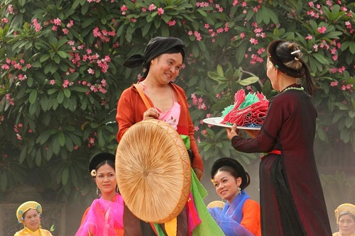Xuân Hinh: Tôi đã từng đi buôn để nuôi nghiệp hát