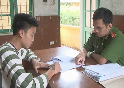 Bắt hai đối tượng nổ súng bắn chết người giữa đường