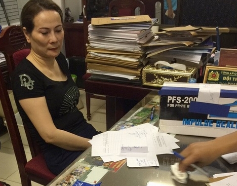 Hà Nội: 'Bà trùm' ma túy thủ nhiều súng đạn sa lưới
