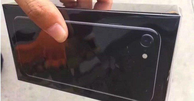 iPhone 7 màu Jet Black