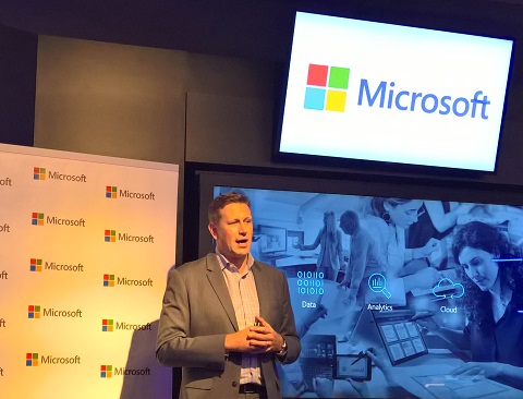 Ông Simon Davies, phó Chủ tịch nhóm giải pháp Doanh nghiệp, Microsoft châu Á chia sẻ về chuyển đổi kỹ thuật số tại châu Á