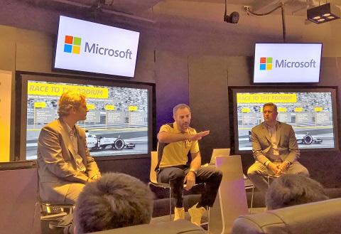 Ông Cyril Abiteboul, Tổng giám đốc điều hành, đội đua Renault Sport cùng 2 đại diện Microsoft chia sẻ trước cuộc đua F1 tại Singapore
